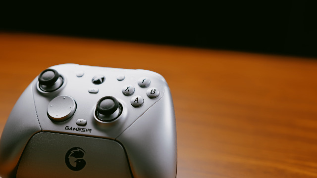 Amazon.co.jp: GameSir G7 Pro ワイヤレス ゲームコントローラー 三